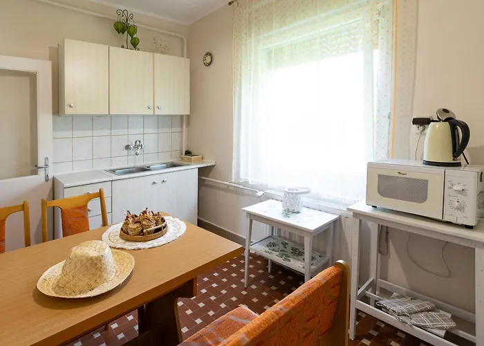 Napraforgo Vendeghaz Daire Tótvázsony